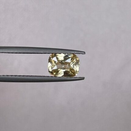 Natural Yellow Sapphire 1.60 ct. yellowish peach fuzz