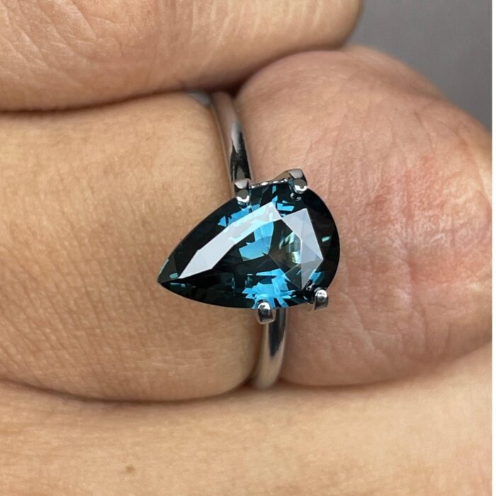 This 2.54 carat Teal Sapphire is well cut to bring out the best colour and luster, and has a perfect colour blend - NASHGEMS