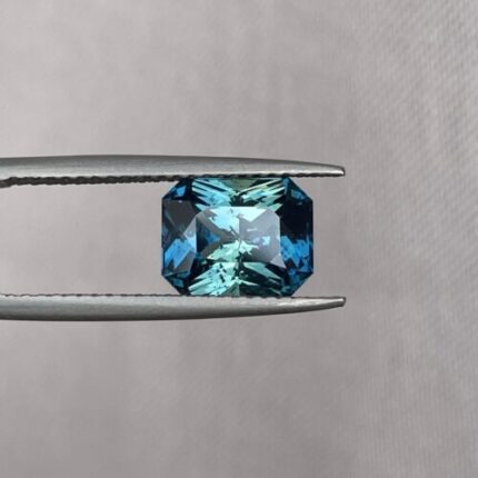 Teal sapphire, Tropical Island sapphire 3.10 crt. Green Sapphire/ Montana sapphire/ sapphire ring/ Mermaid sapphire/ yogo sapphire