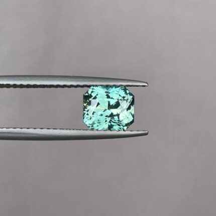 Captivating Teal sapphire stone, Mermaid sapphire Caribbean green teal sapphire 1.80 crt, Ring making gemstone