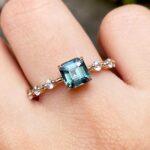 18k Gold Teal Sapphire Ring