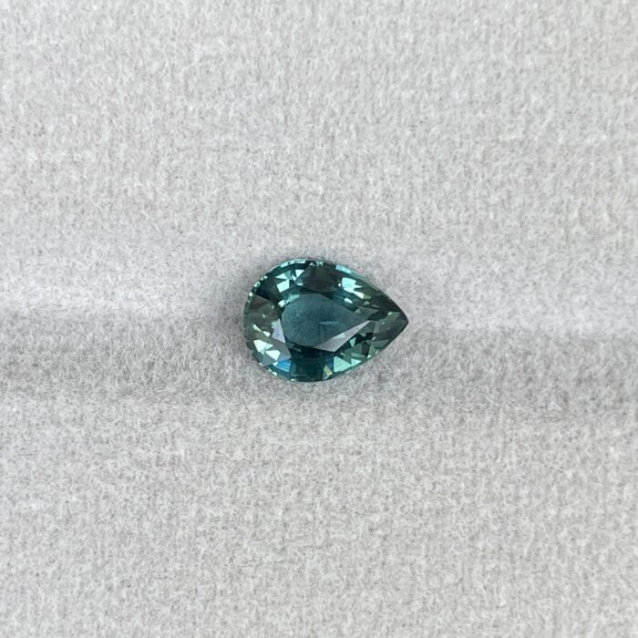 1.53 Carat Teal Sapphire Pear cut. VVS Clean