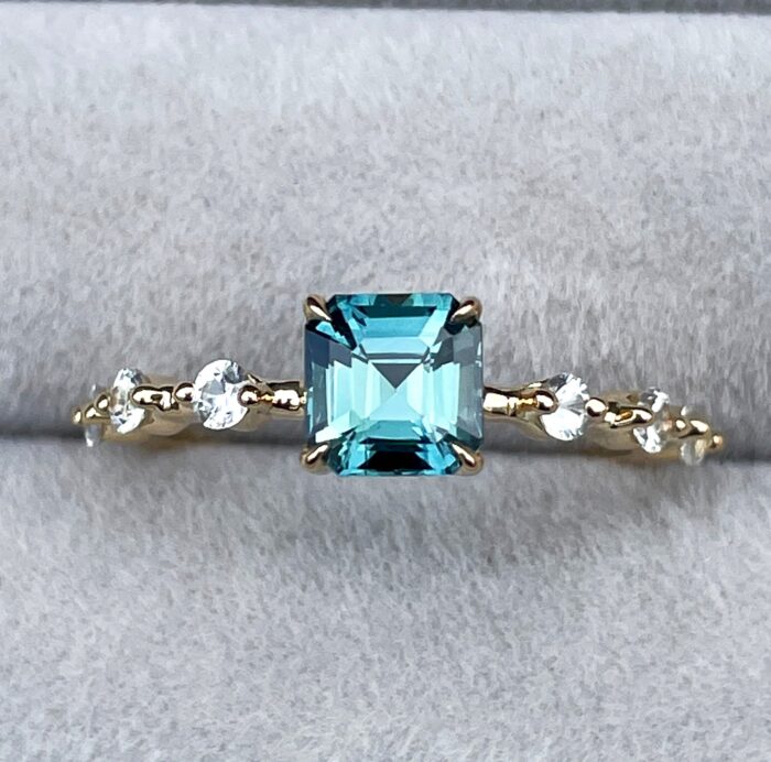 Green Sapphire Ring 1.17 Carat – Elegant and Natural Green Sapphire Jewelry