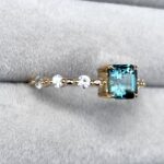 18k Gold Teal Sapphire Ring