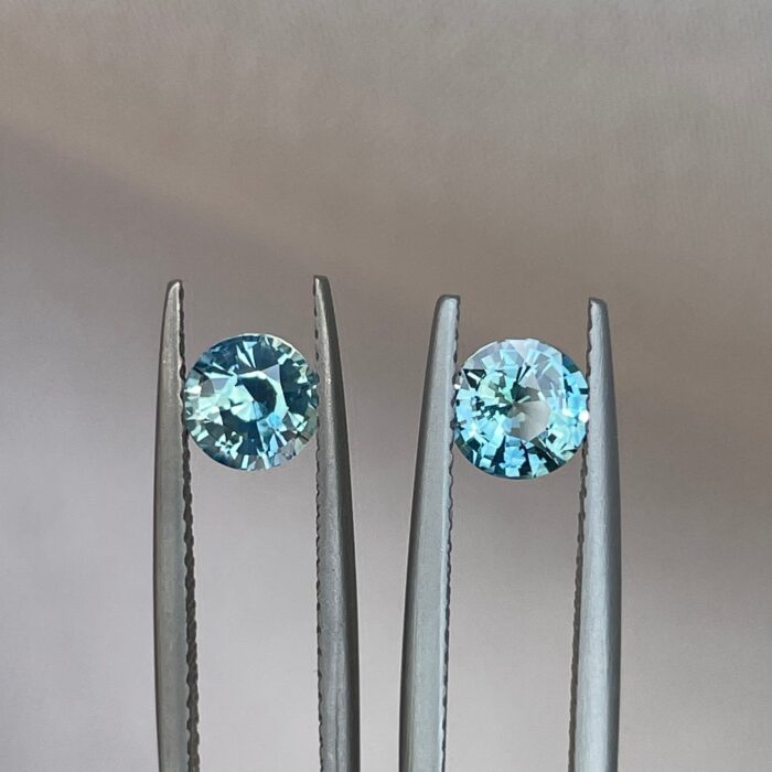 This 1.80 crt teal Sapphire pair has colour blend. Unmounted loose sapphire