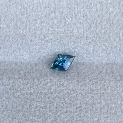 Certified heated Teal Blue kite Cut Sapphire 0.45 Carats 4.00 x 6.10 x 3.30mm