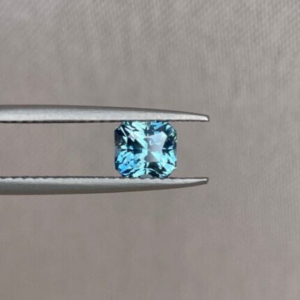 Blueish green sapphire, 1.14 crt.