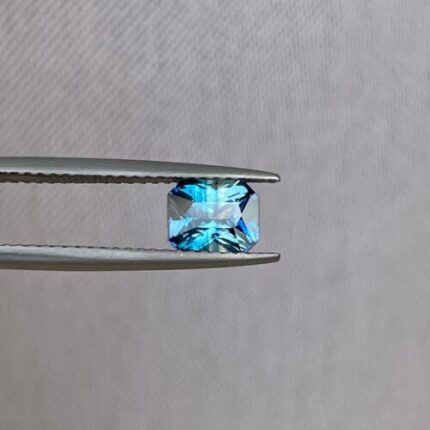 Blueish green sapphire, 1.16 crt