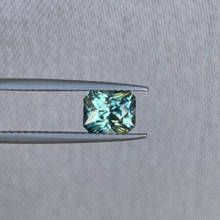 1.75 ct Certified Natural Green Sapphire