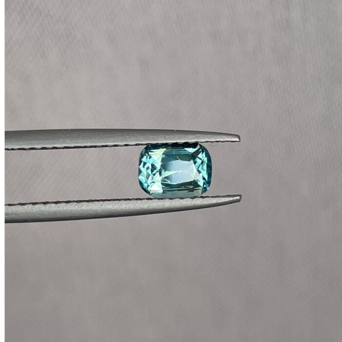 This 1.00 crt Green Sapphire is well cut to bring out the best colour and lustre, and has a perfect colour blend. - NASHGEMS