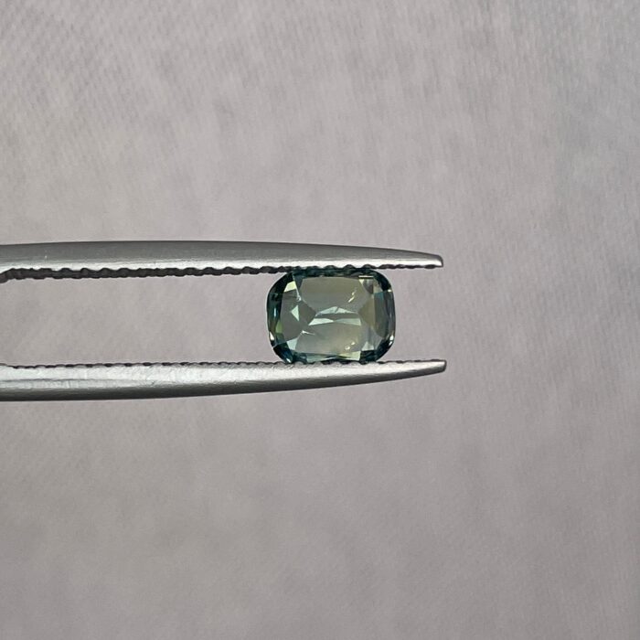 This 1.00 crt Green Sapphire is well cut to bring out the best colour and lustre, and has a perfect colour blend. - NASHGEMS