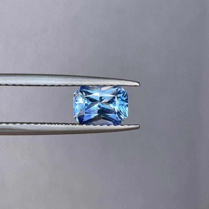 Natural Blue sapphire. sky Blue sapphire 1.24 crt